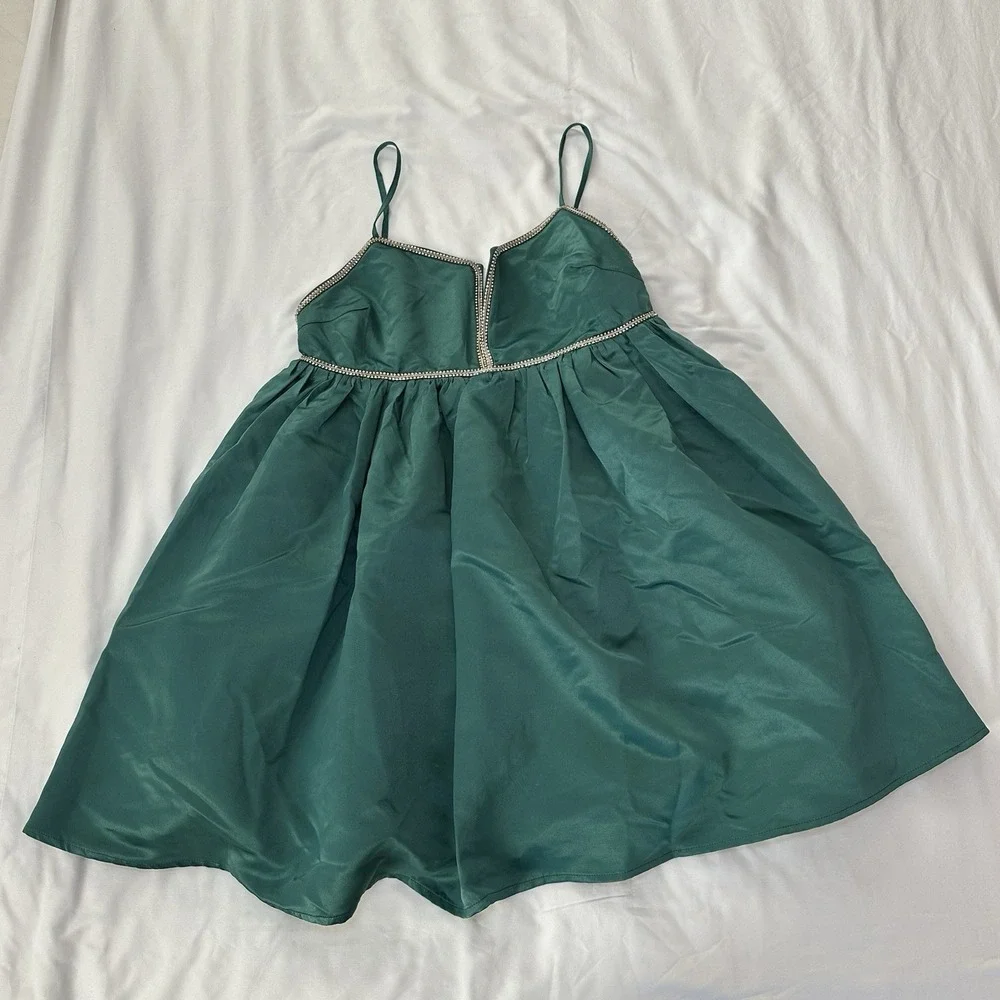 NWT Band Of Stars Fit & Flare Satin Mini Dress Emerald Green Empire Waist Size 8 - Picture 2 of 9